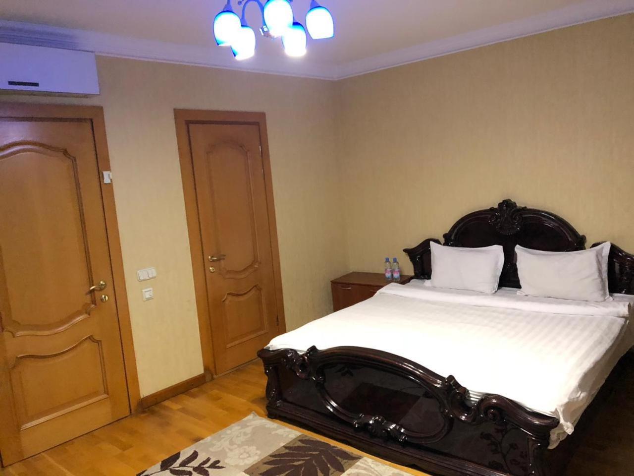 Penthouse With 3-Bedrooms Almaty Exterior photo