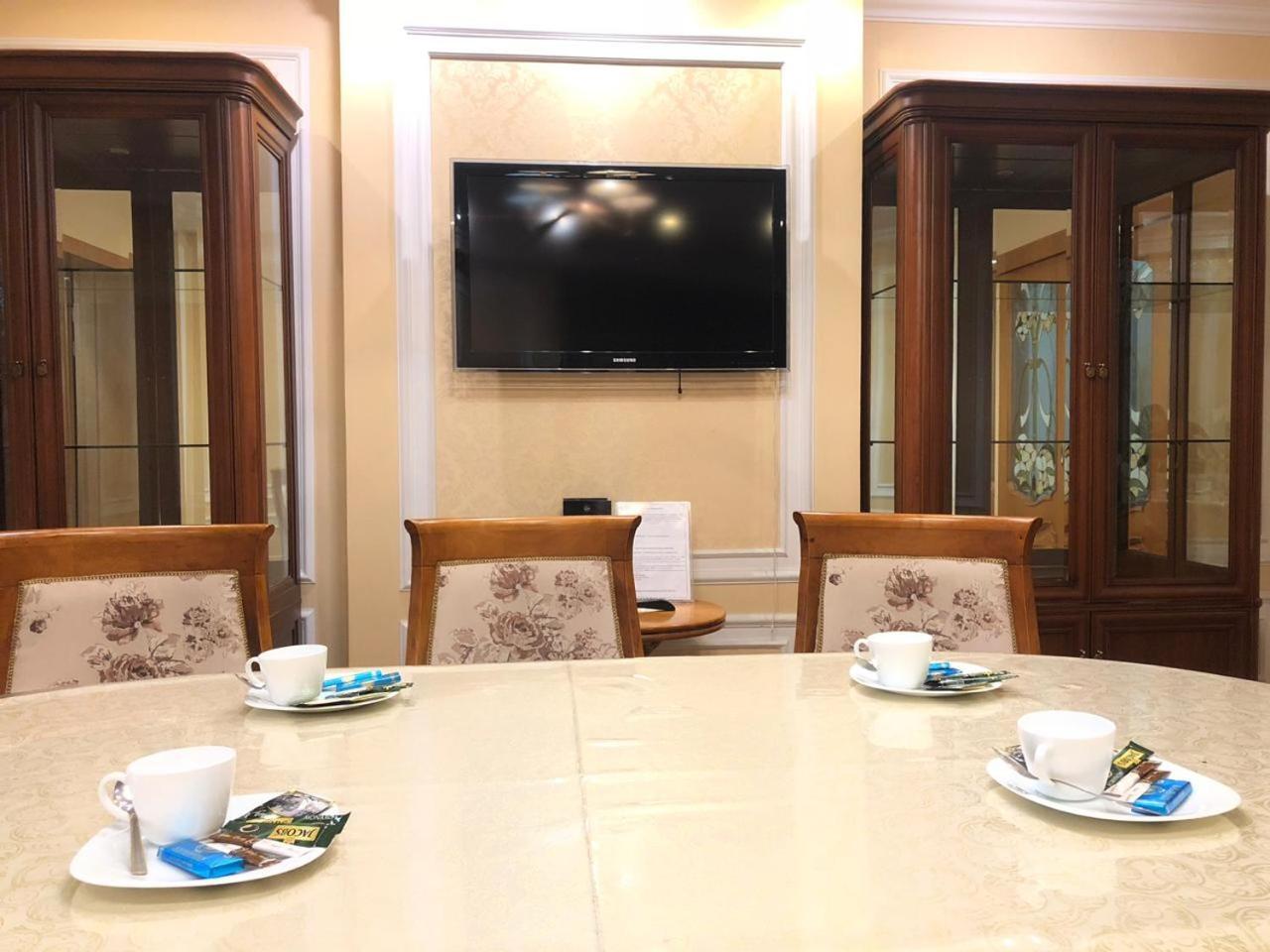 Penthouse With 3-Bedrooms Almaty Exterior photo